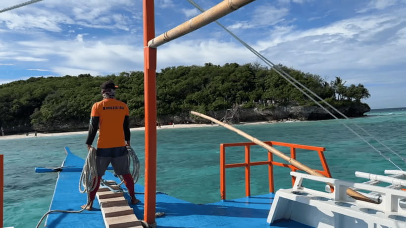 Oslob: Whale Sharks, Tumalog Falls & Sumilon Trio Adventure - Who should book this experience
