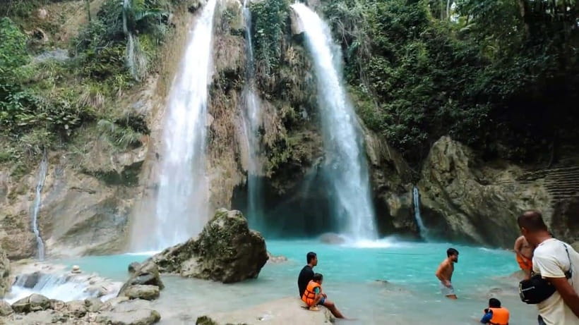 Oslob: Whaleshark Swimming, Inambakan Falls & Moalboal Tour - The Oslob whale shark encounter