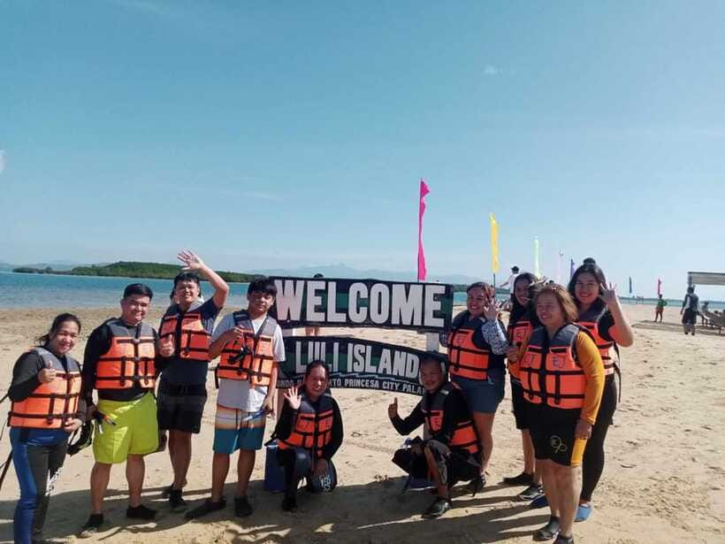Palawan: Honda Bay Island Hopping Cruise - Luli Island and the island that feels more like a platform