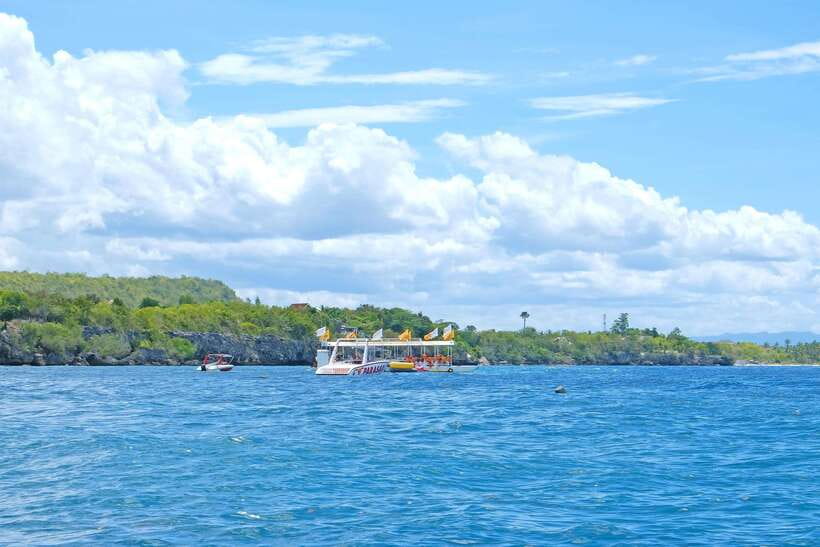 Panglao: Solo or Tandem Parasailing Experience near Alona - Taking off from Alona Beach