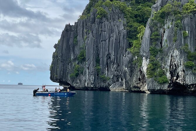 Private El Nido Tour A Island Hopping - Seven Commando Beach to Finish the Day