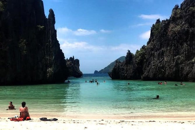 Private Palawan Expedition, El Nido to Coron 3 Days 2 Nights - Crew service, comfort, and the private format