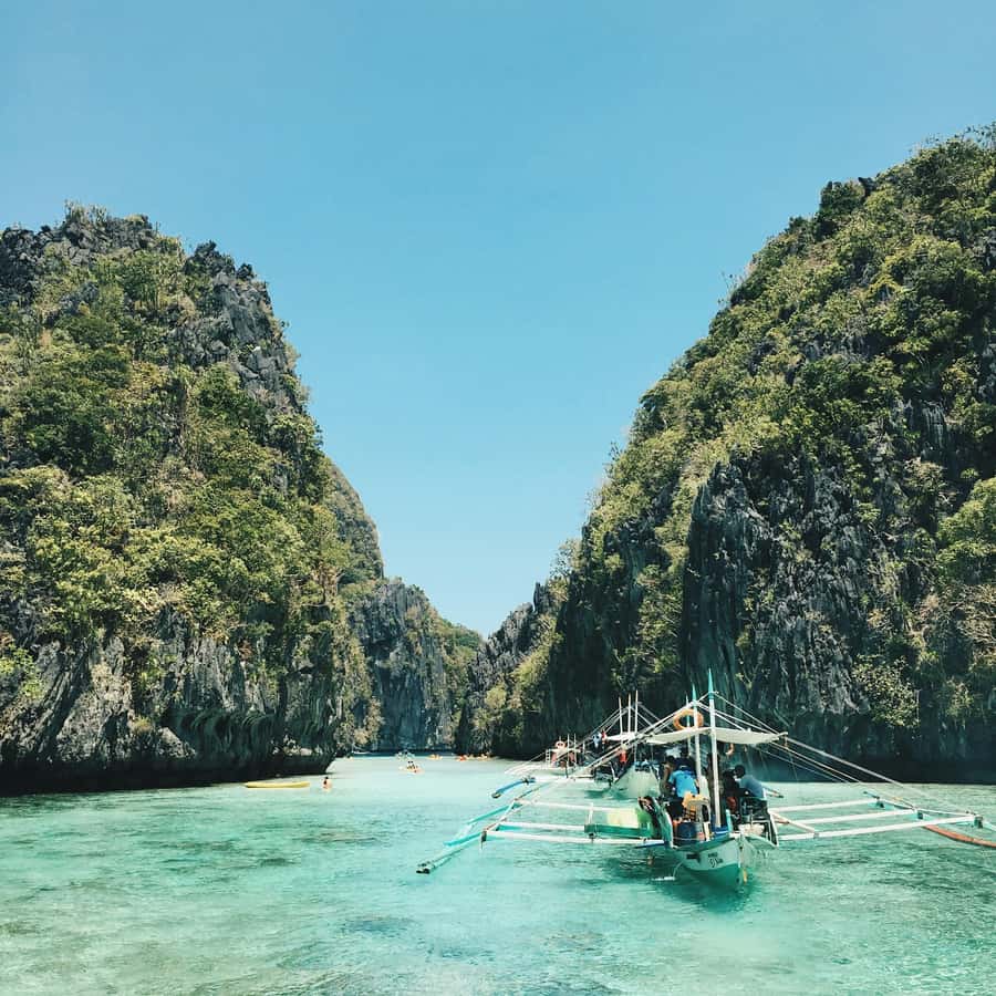 Private tour of the highlights of El Nido - Big Lagoon, where cliffs meet clear water