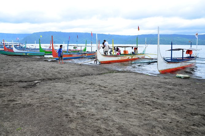 Private Tour: Tagaytay Midlands & Taal Volcano Boat Ride - The Korean temple and a quieter change of pace