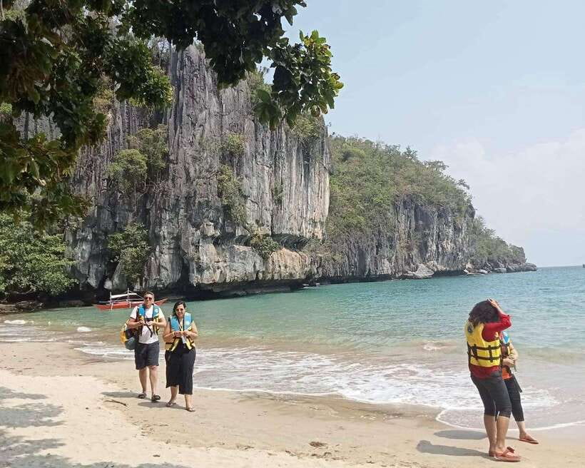Puerto Princesa in 4 days: Tours package with optional hotel - Day 1: arrival and firefly watching after dark
