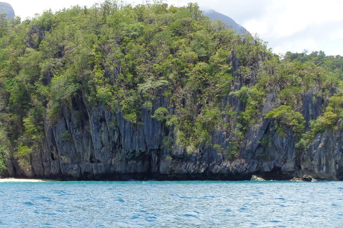 Puerto Princesa Underground river excursion tour UNESCO - Inside the cave by small boat