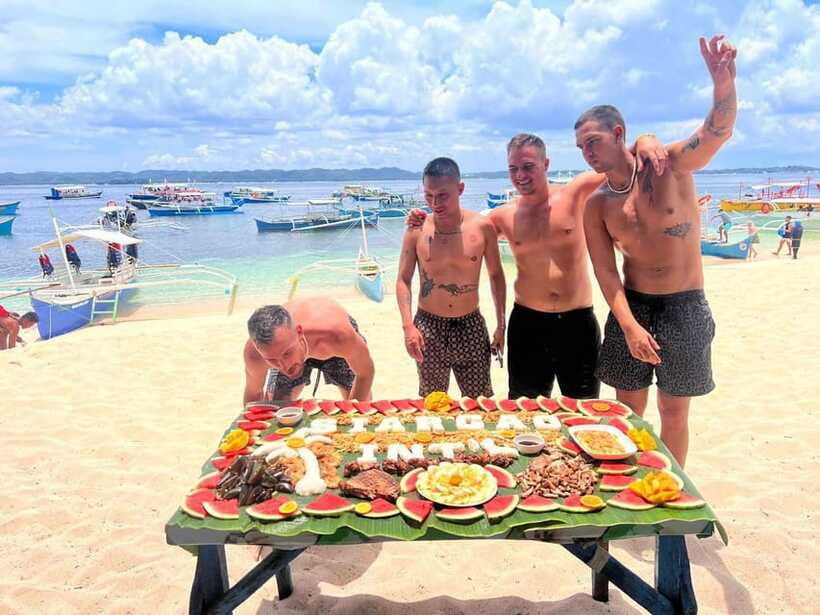 SIARGAO: PRIVATE ISLAND HOPPING GUYAM, DAKU AND NAKED ISLAND - Naked Island: a bright finish with little shelter