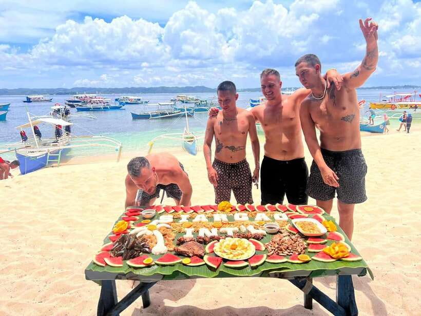 SIARGAO: PRIVATE ISLAND HOPPING GUYAM, DAKU AND NAKED ISLAND - Guyam Island: a short first taste