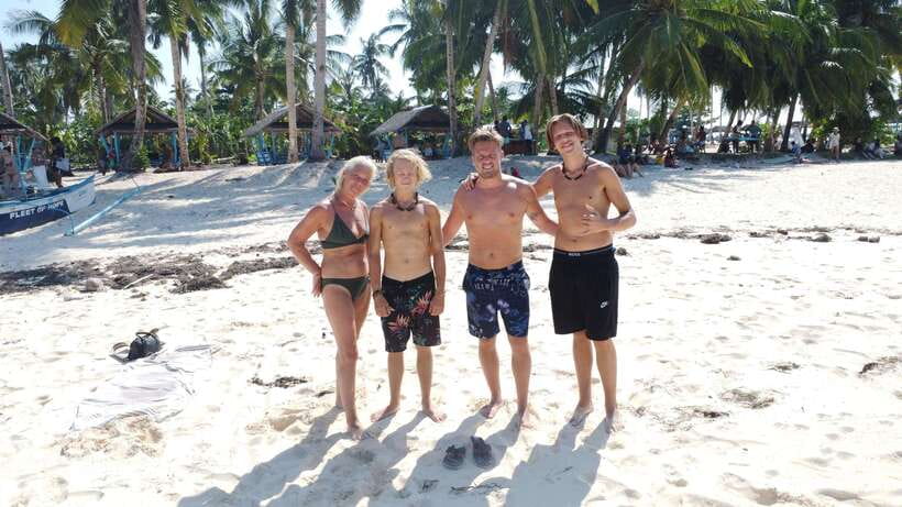 Siargao:Tri Island Hopping Naked Island, Daku, Guyam w/Lunch - Naked Island: a bright sandbar with nowhere to hide