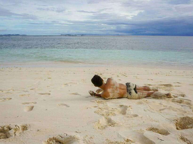 Siargao:Tri Island Hopping Naked Island, Daku, Guyam w/Lunch - Daku Island: two hours for lunch, swimming, and local flavor