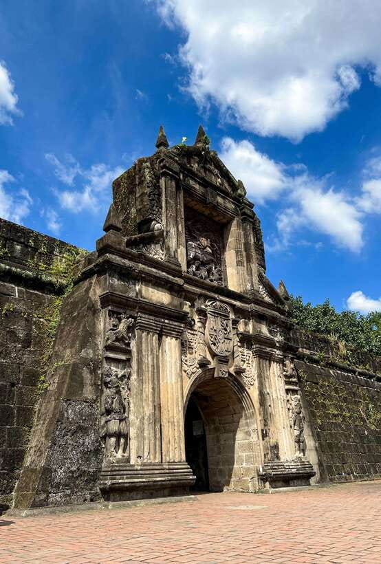 Solo Traveler Friendly Manila Walk w/ Mobile Photography - Key points to know before you book