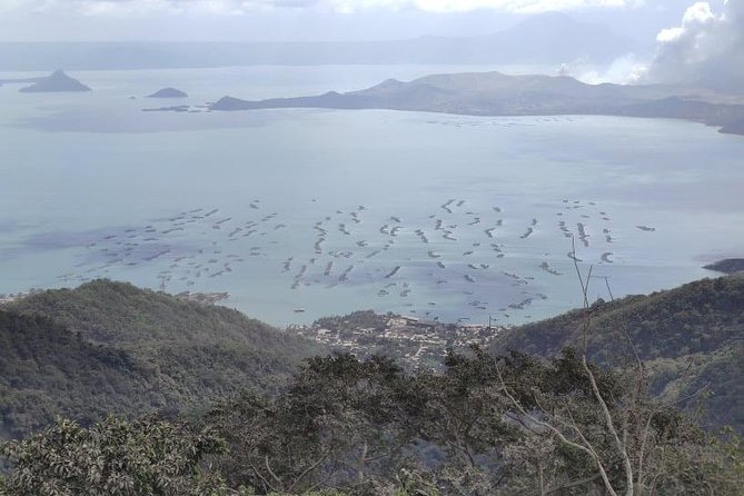 Taal Volcano Experience: Scenic Countryside and Volcano Tour - The bangka ride across Taal Lake