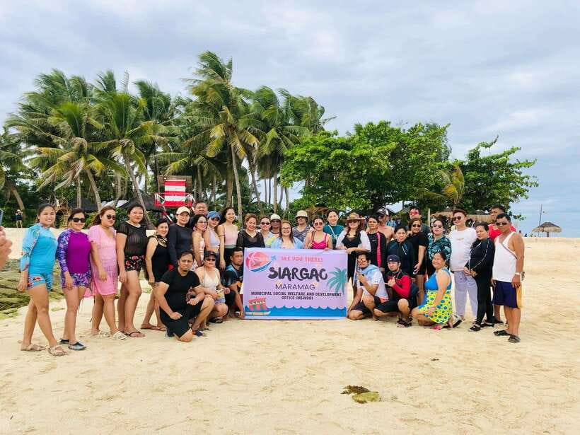 Tri island tour: Naked Island, Daku Island and Guyman Island - Daku Island, lunch and the longest beach stop