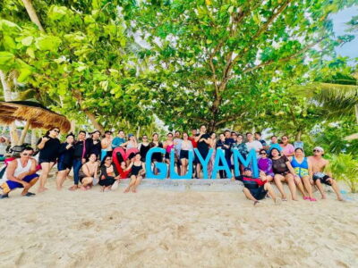 Tri island tour: Naked Island, Daku Island and Guyman Island